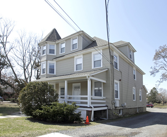 39 Union Ave in Manasquan, NJ - Foto de edificio - Building Photo