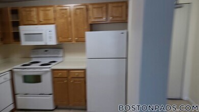 24 Whites Ave in Watertown, MA - Building Photo - Building Photo