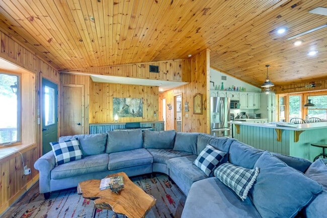 623 Buggy Barn Rd in Cullowhee, NC - Building Photo - Building Photo