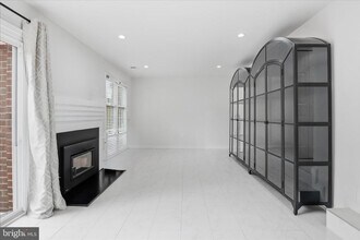 5118 Woodmire Ln in Alexandria, VA - Building Photo - Building Photo