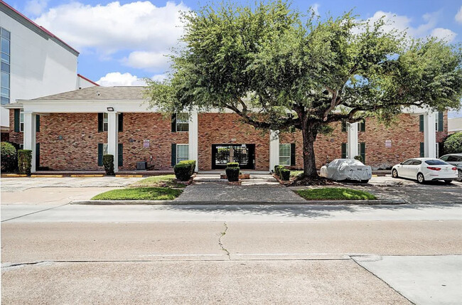 5333 Richmond Ave in Houston, TX - Building Photo - Building Photo