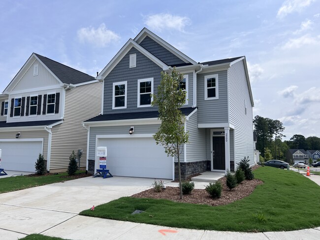 2200 Cape May Ln in Durham, NC - Foto de edificio - Building Photo