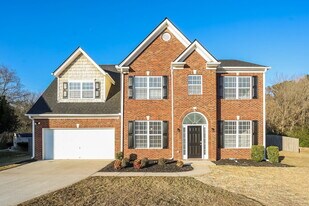 6846 Lakefield Forrest Dr in Riverdale, GA - Building Photo