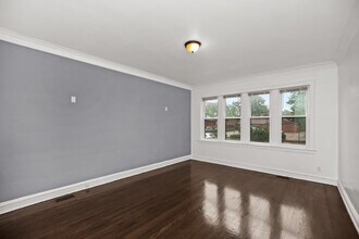 7958 S Luella Ave in Chicago, IL - Building Photo - Building Photo