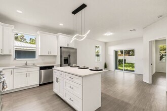 8522 N Blvd in Tampa, FL - Building Photo - Building Photo