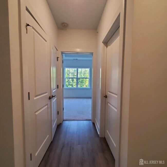 932 Vanderbergh Blvd in Monroe Township, NJ - Building Photo - Building Photo