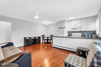 1304 Ocean Ave N in Belmar, NJ - Building Photo - Building Photo