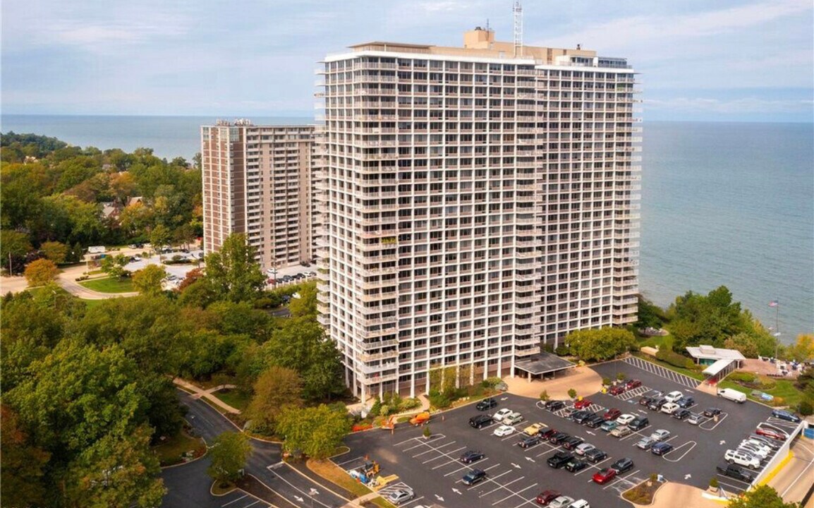 12700 Lake Ave, Unit 1308 in Lakewood, OH - Building Photo