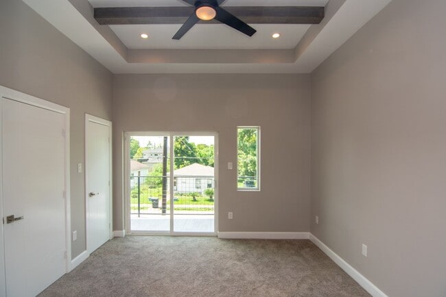 317-A W 35th St