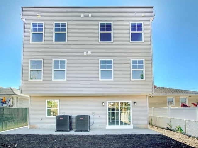 429 Niles St in Elizabeth, NJ - Building Photo - Building Photo