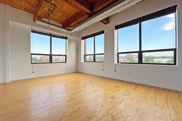 73 Lafayette St, Unit 3 in Salem, MA - Foto de edificio - Building Photo