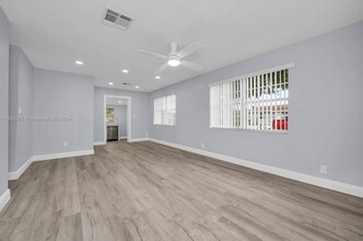 145 SW 13th Ave in Delray Beach, FL - Building Photo - Building Photo
