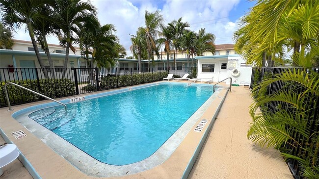 1601 S Federal Hwy, Unit 9 in Lake Worth Beach, FL - Building Photo - Building Photo