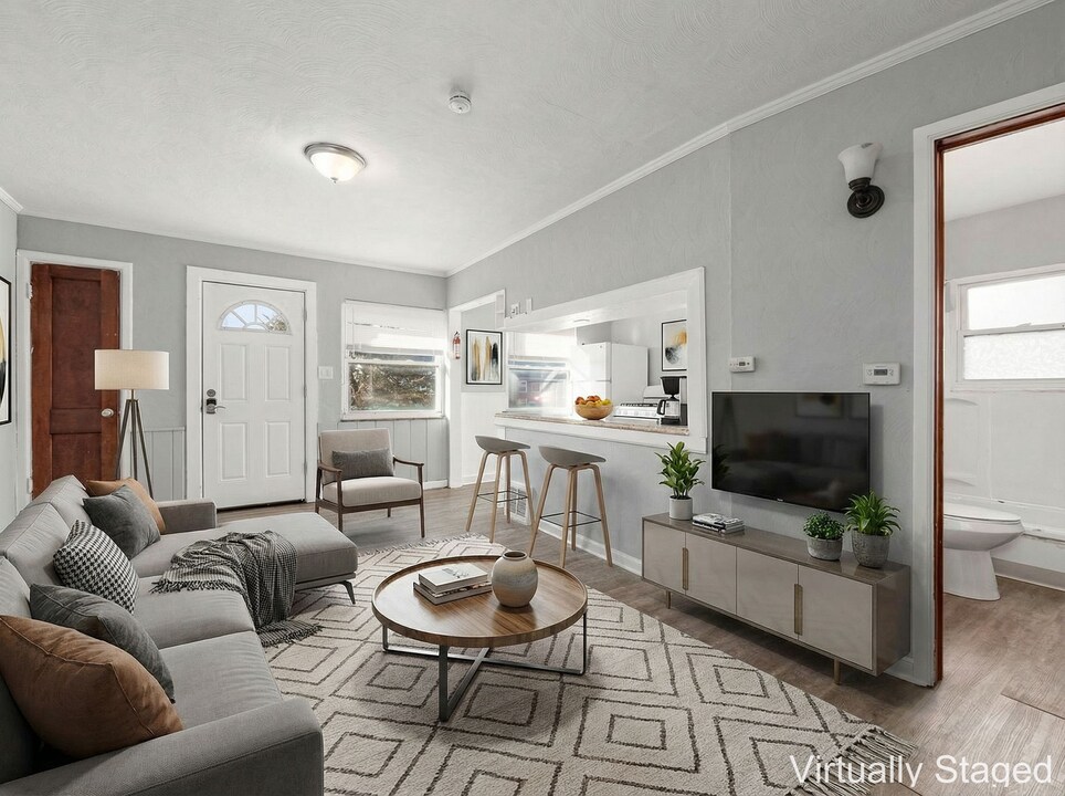 396-398-398 S Powell Ave in Columbus, OH - Building Photo