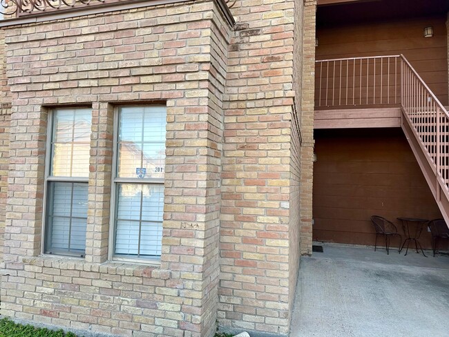 1750 Tiara Trail in Laredo, TX - Building Photo - Building Photo