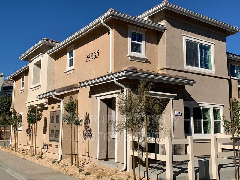 28385 Oriole Way in Murrieta, CA - Building Photo