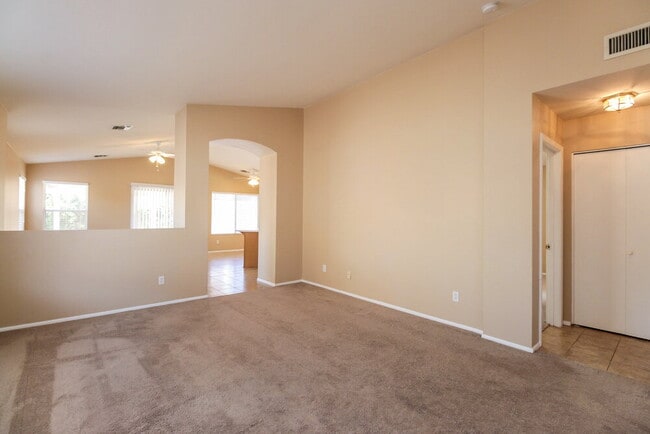 9151 E Autumn Sage St in Tucson, AZ - Building Photo - Building Photo