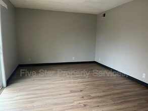 2119 Saratoga Dr in Springfield, IL - Building Photo - Building Photo