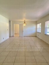 7306 Kingsbury Cir in Tampa, FL - Building Photo - Building Photo