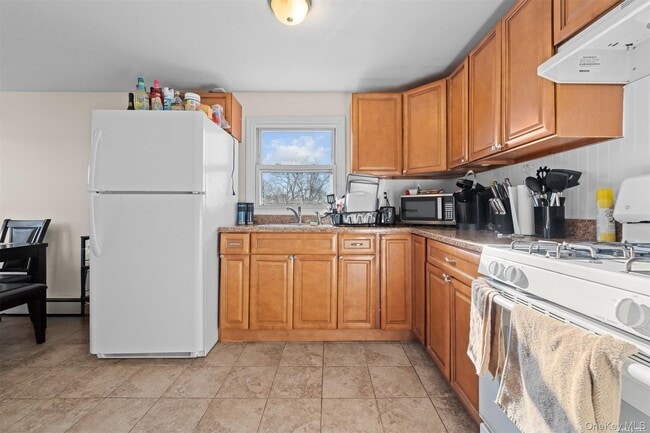 733 14th St in West Babylon, NY - Building Photo - Building Photo