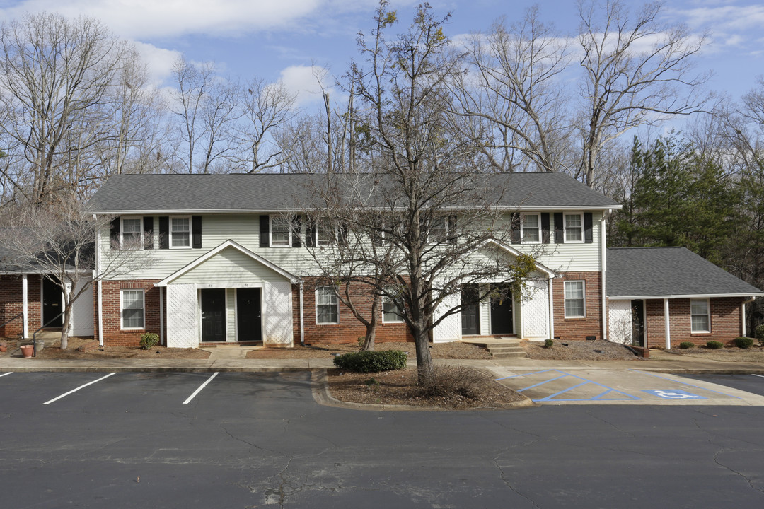 Hidden Valley Apartments in Lyman, SC - Building Photo