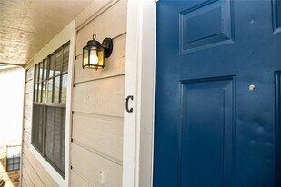 700 Navarro Dr in College Station, TX - Building Photo