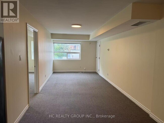 1606 Queen St E in Toronto, ON - Building Photo - Building Photo