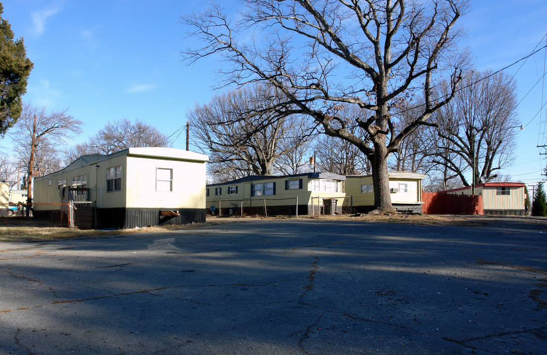 305-315 Polo Rd in Winston-Salem, NC - Building Photo