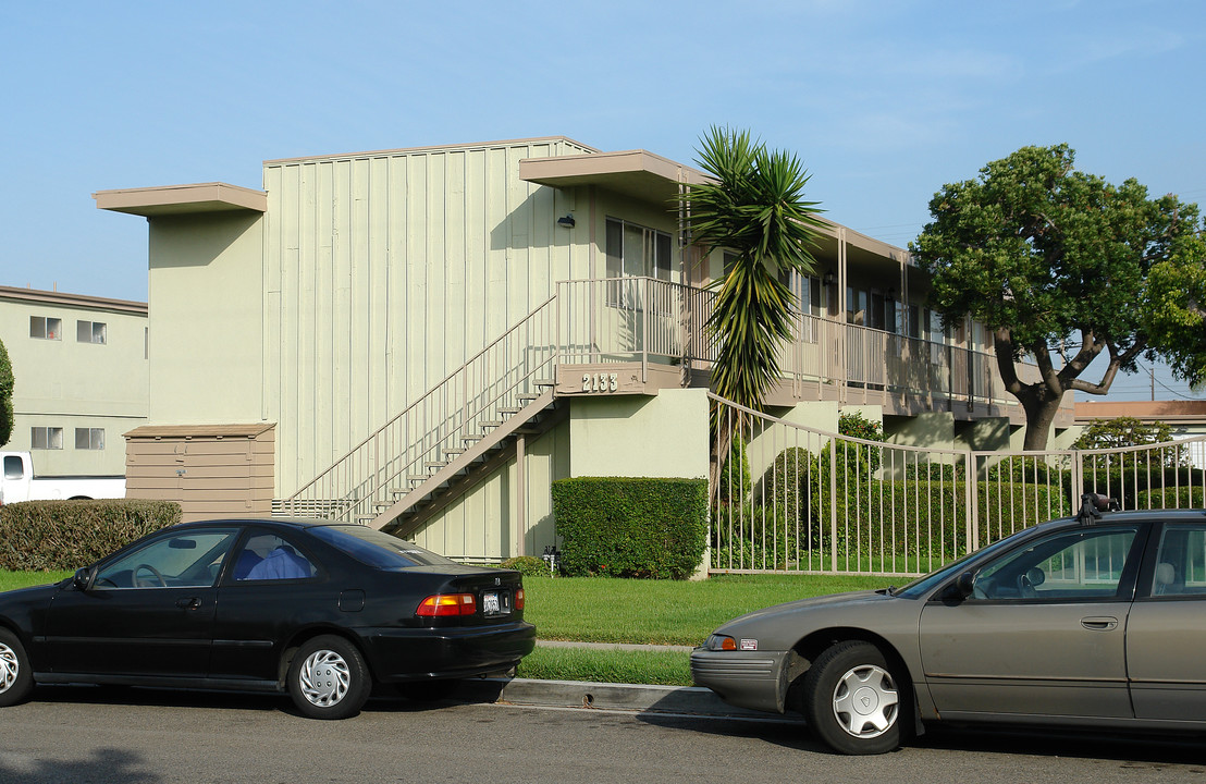 2133 Elden Ave in Costa Mesa, CA - Building Photo