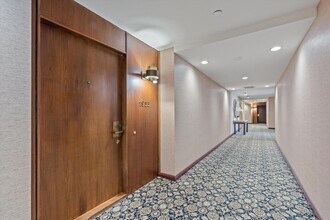 100 Lakeshore Dr, Unit 1955 in North Palm Beach, FL - Foto de edificio - Building Photo