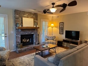 662 Poaug Ln in Mount Pleasant, SC - Building Photo - Building Photo