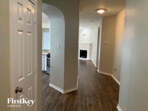 1725 Deer Crossing Dr in Arlington, TX - Building Photo - Building Photo