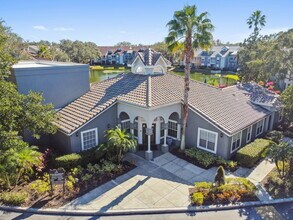 Pine Harbour Apartments in Orlando, FL - Building Photo - Building Photo