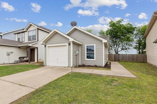 property at 1304 Pine Ln