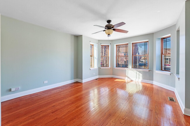 6147 S Keeler Ave in Chicago, IL - Building Photo - Building Photo