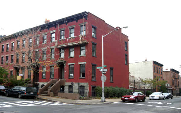 Conversion in Brooklyn, NY - Foto de edificio