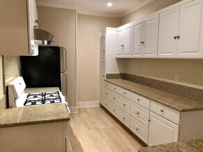 420 S Berendo St, Unit 3 in Los Angeles, CA - Building Photo - Building Photo