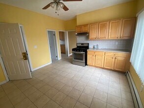 67 Nichols St in Everett, MA - Foto de edificio - Building Photo