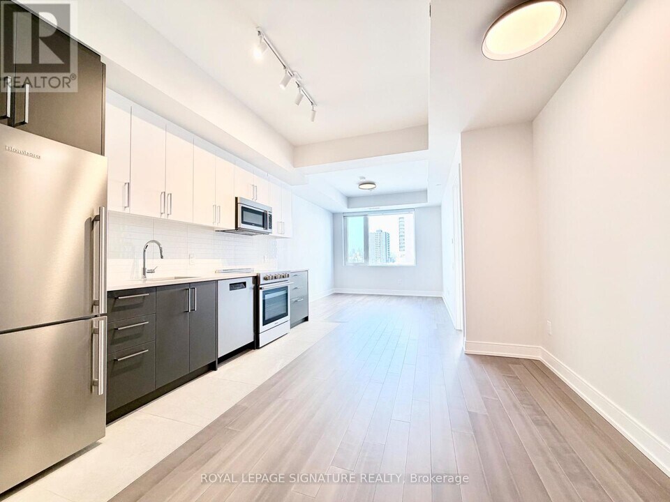 664 Spadina Ave. in Toronto, ON - Building Photo