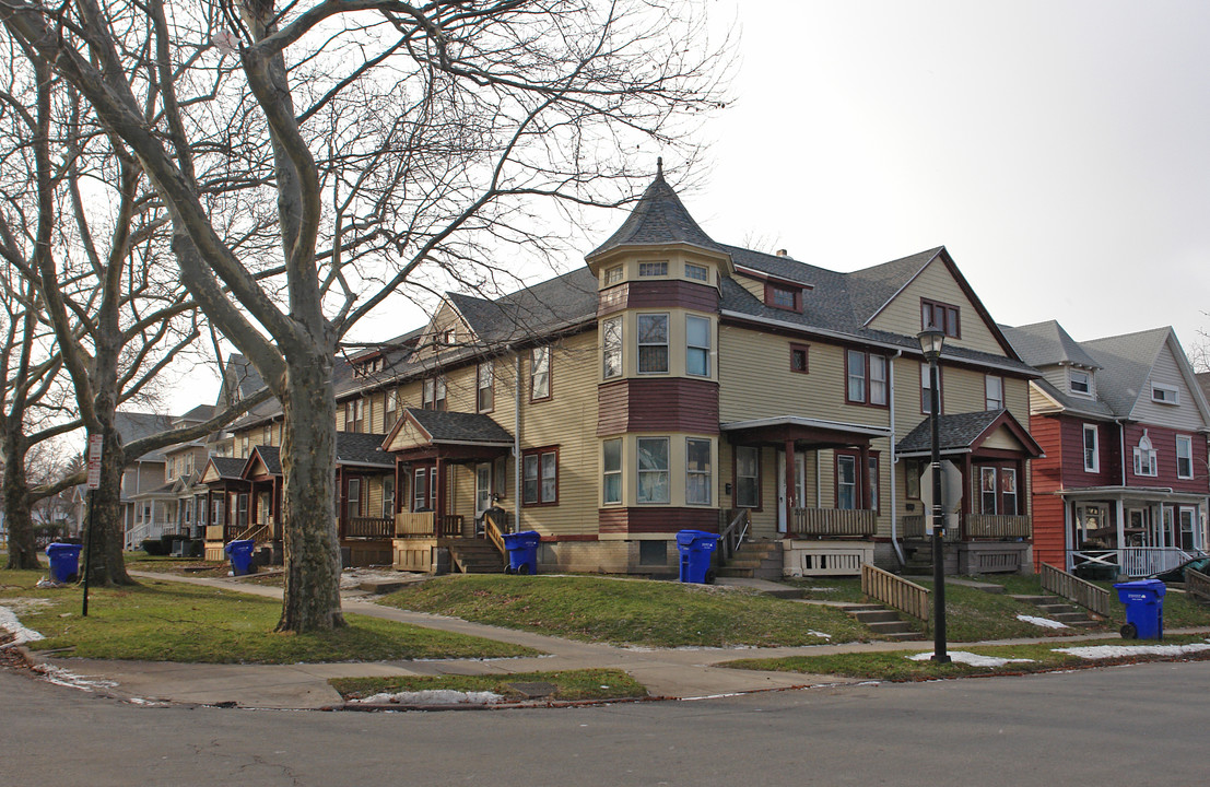 265-277 Pierpont St in Rochester, NY - Building Photo