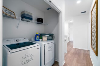 Sutton Fields in St. Cloud, FL - Building Photo - Interior Photo