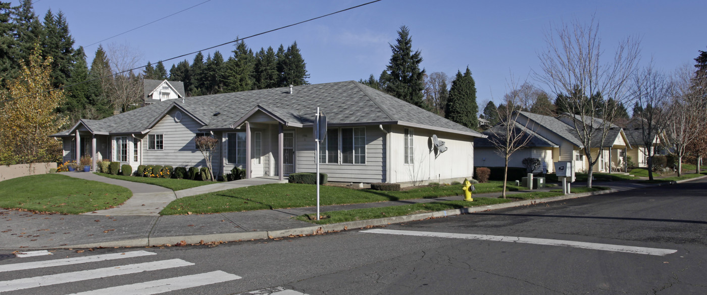 1006 NE 45th St in Vancouver, WA - Foto de edificio