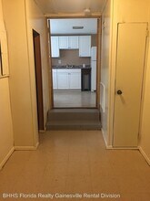 1203 NW 4th Ave in Gainesville, FL - Foto de edificio - Building Photo