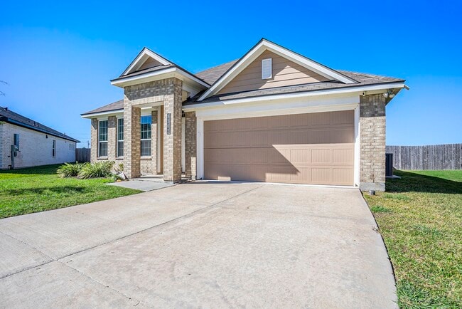 8302 Tourmaline Wy in Texas City, TX - Building Photo - Building Photo