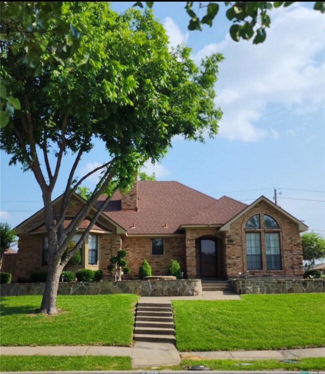 property at 4419 Silverthorn Dr