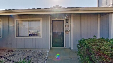 451 Cannon Green Dr in Goleta, CA - Building Photo - Building Photo