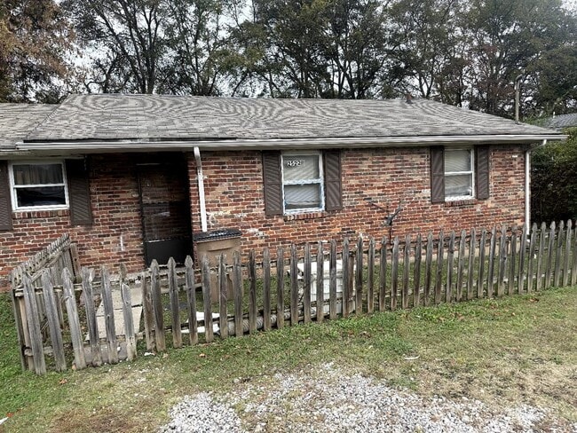 property at 2522 Glenrose Ave