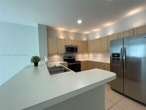 6361 Landings Terrace in Tamarac, FL - Building Photo - Building Photo