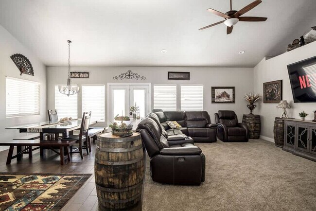 358 Wrangler Ct in Grantsville, UT - Building Photo - Building Photo