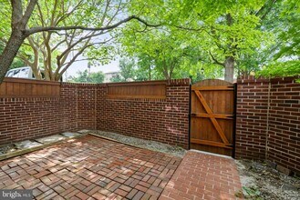1956 N Cleveland St in Arlington, VA - Building Photo - Building Photo